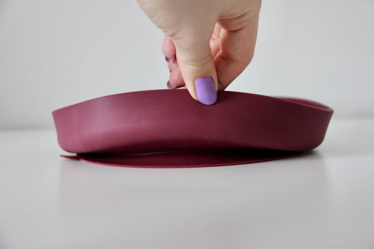 Slow feeder med sugekopp - Burgunder